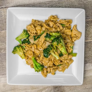 Pad See Ew (Black Soy Sauce Noodle)