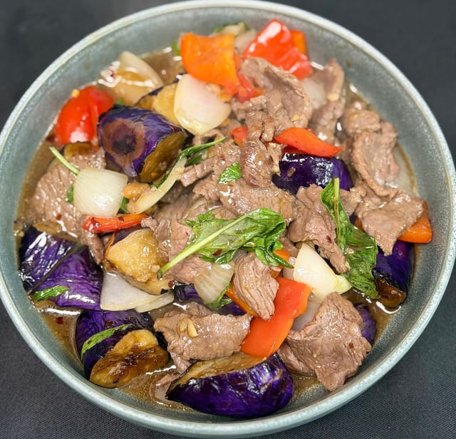 Pad Makuer (Eggplant).