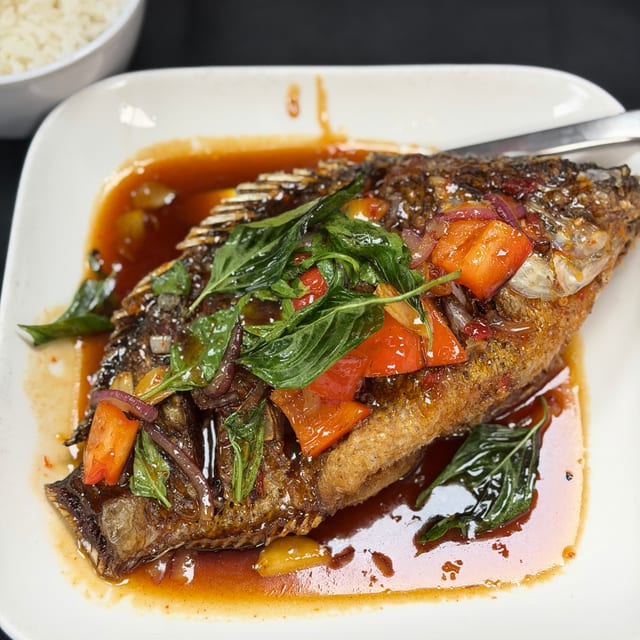 Pla Rad Prig (Whole Tilapia).