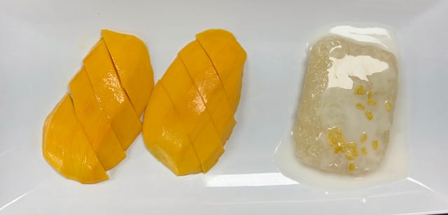 Sweet Sticky Rice with Fresh Mango.
