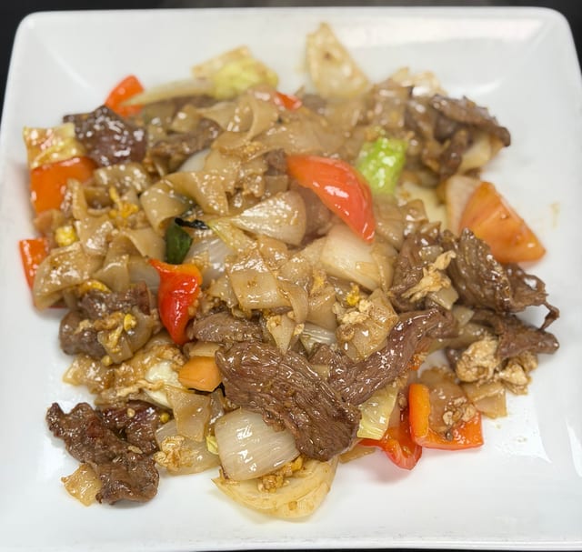 Pad Kee Mao (Drunken Chef’s Noodle).